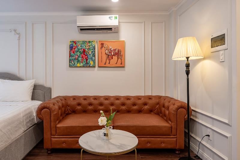 Golden Sun Apartment & Hotel By Zuzu image