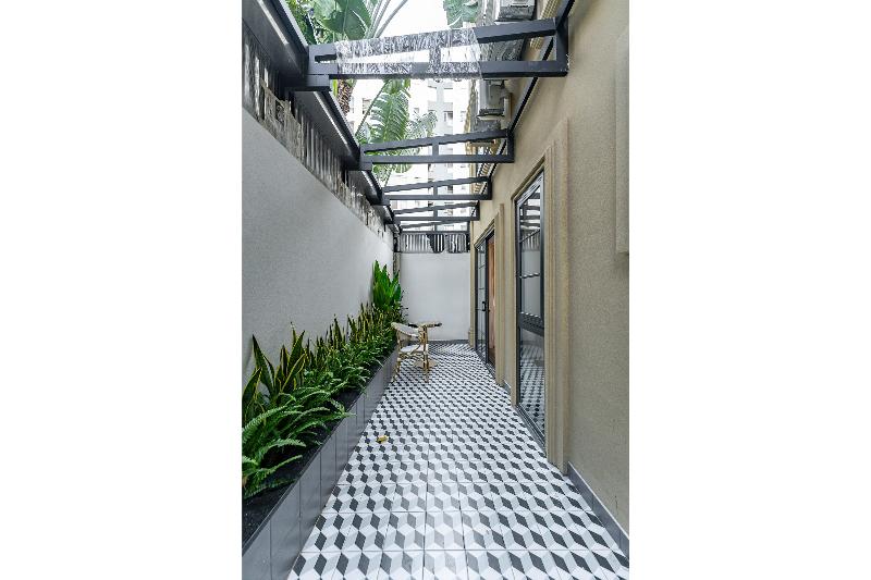 Golden Sun Apartment & Hotel By Zuzu image