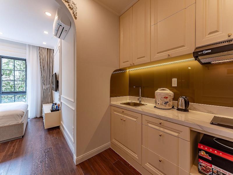 Golden Sun Apartment & Hotel By Zuzu image