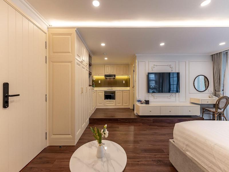 Golden Sun Apartment & Hotel By Zuzu image