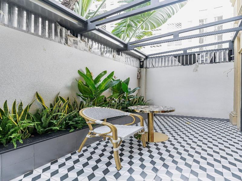Golden Sun Apartment & Hotel By Zuzu image