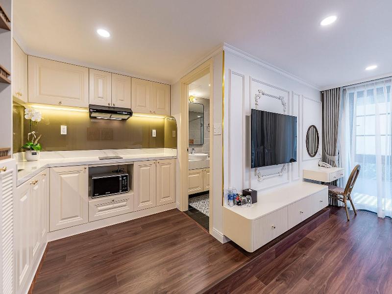 Golden Sun Apartment & Hotel By Zuzu image