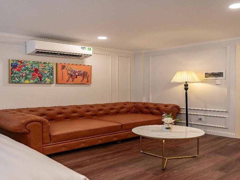 Golden Sun Apartment & Hotel By Zuzu image