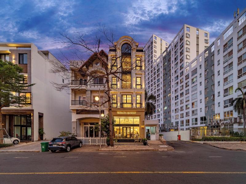 Golden Sun Apartment & Hotel By Zuzu image