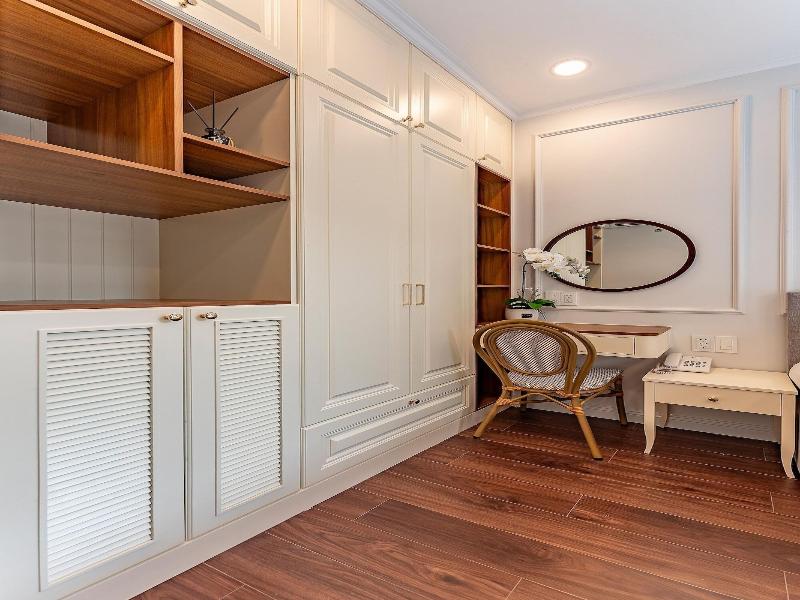 Golden Sun Apartment & Hotel By Zuzu image