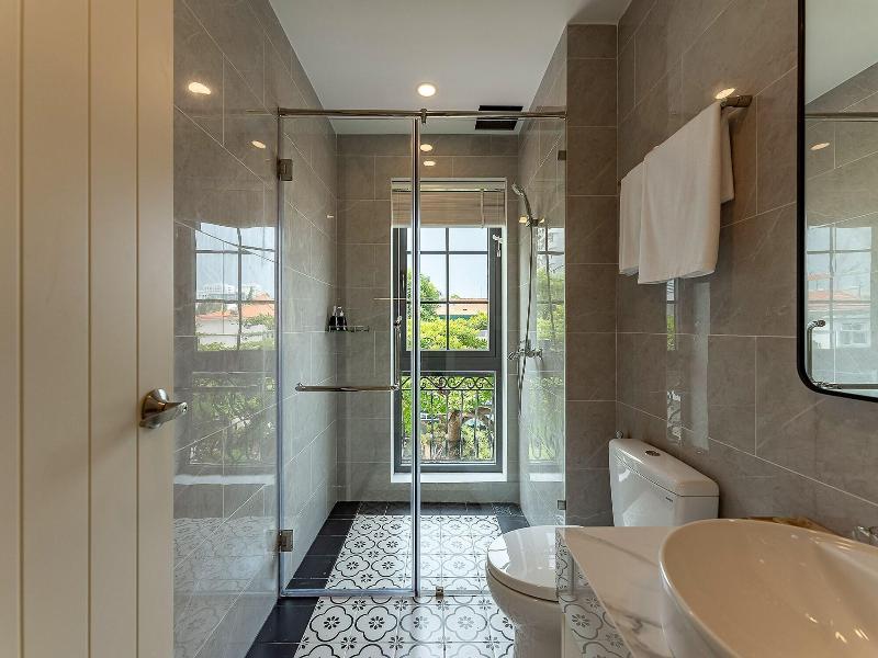 Golden Sun Apartment & Hotel By Zuzu image