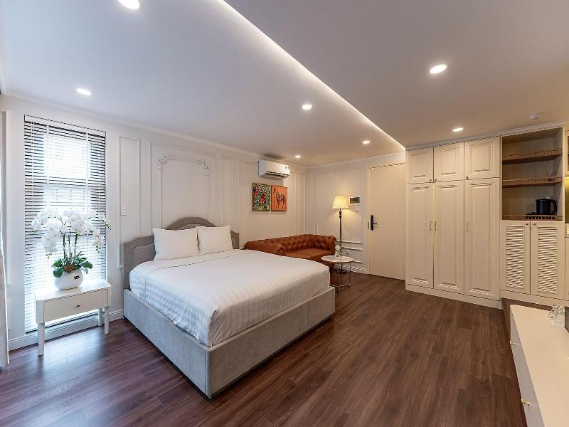 Golden Sun Apartment & Hotel By Zuzu image