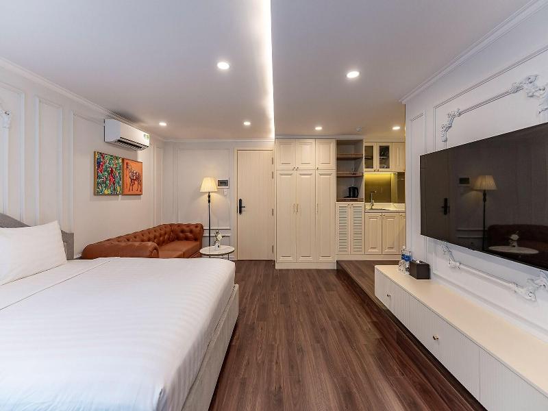 Golden Sun Apartment & Hotel By Zuzu image