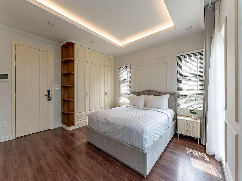 Golden Sun Apartment & Hotel By Zuzu image