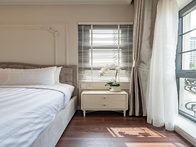 Golden Sun Apartment & Hotel By Zuzu image