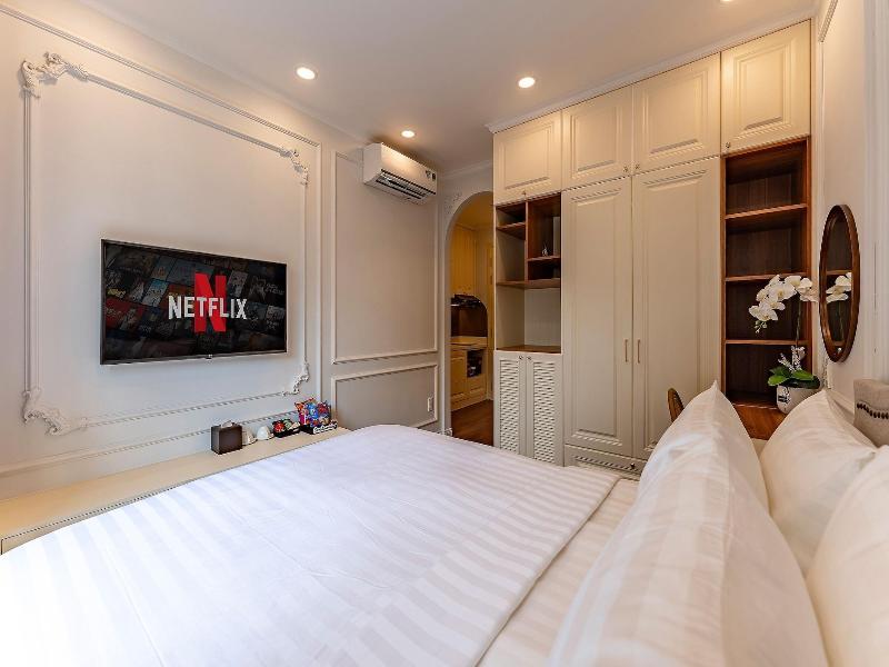 Golden Sun Apartment & Hotel By Zuzu image
