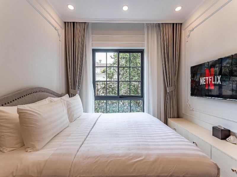 Golden Sun Apartment & Hotel By Zuzu image