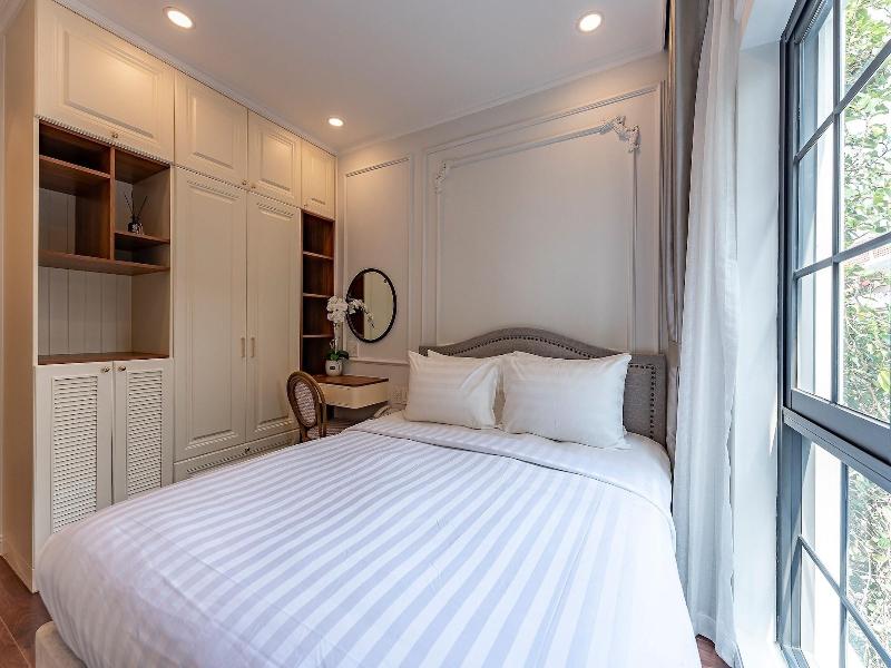 Golden Sun Apartment & Hotel By Zuzu image