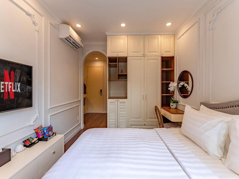 Golden Sun Apartment & Hotel By Zuzu image