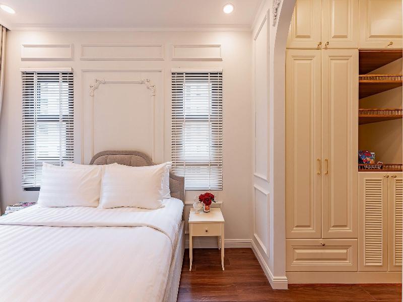 Golden Sun Apartment & Hotel By Zuzu image