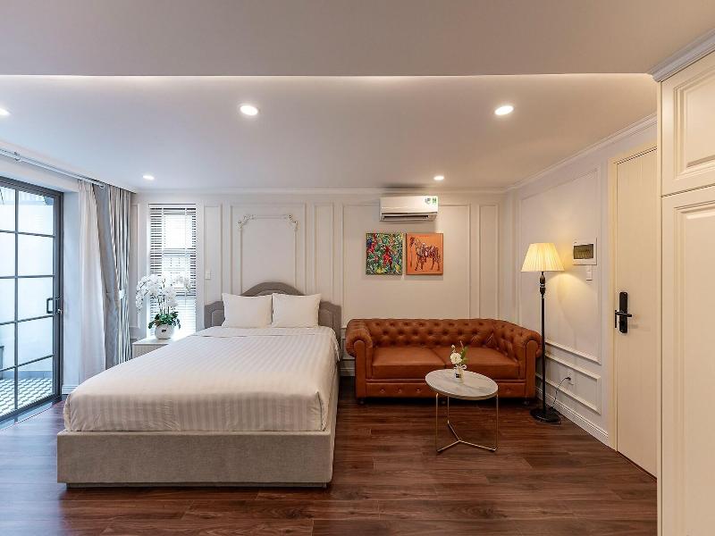 Golden Sun Apartment & Hotel By Zuzu image