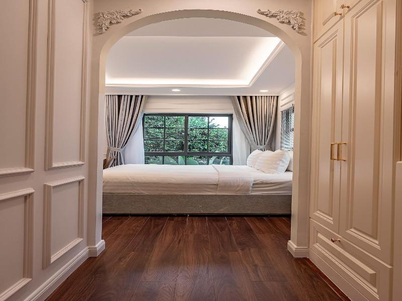 Golden Sun Apartment & Hotel By Zuzu image