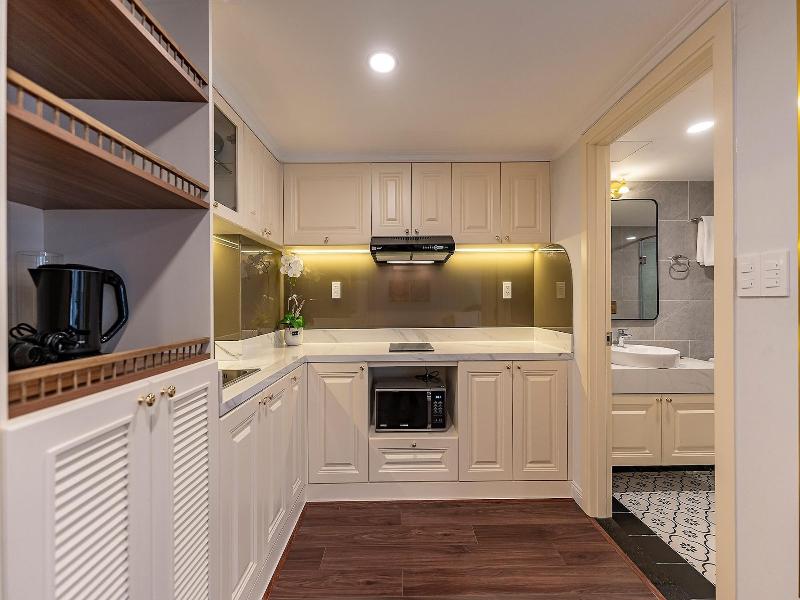 Golden Sun Apartment & Hotel By Zuzu image