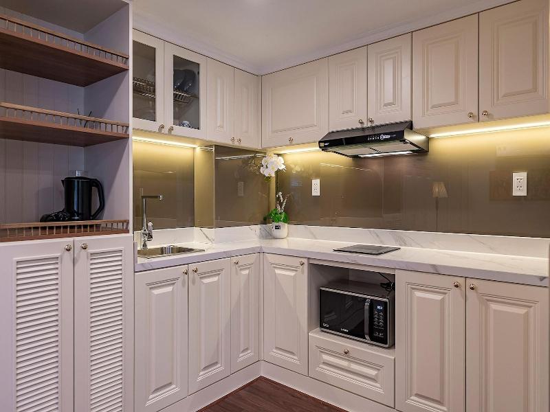Golden Sun Apartment & Hotel By Zuzu image