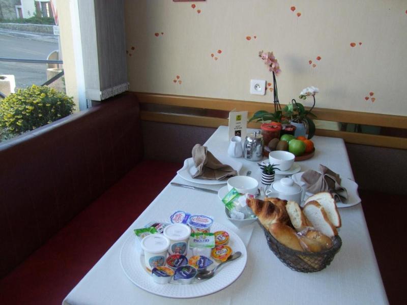 . Logis Hotel Le Cantarel