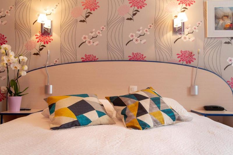 Logis Hotel Le Cantarel image
