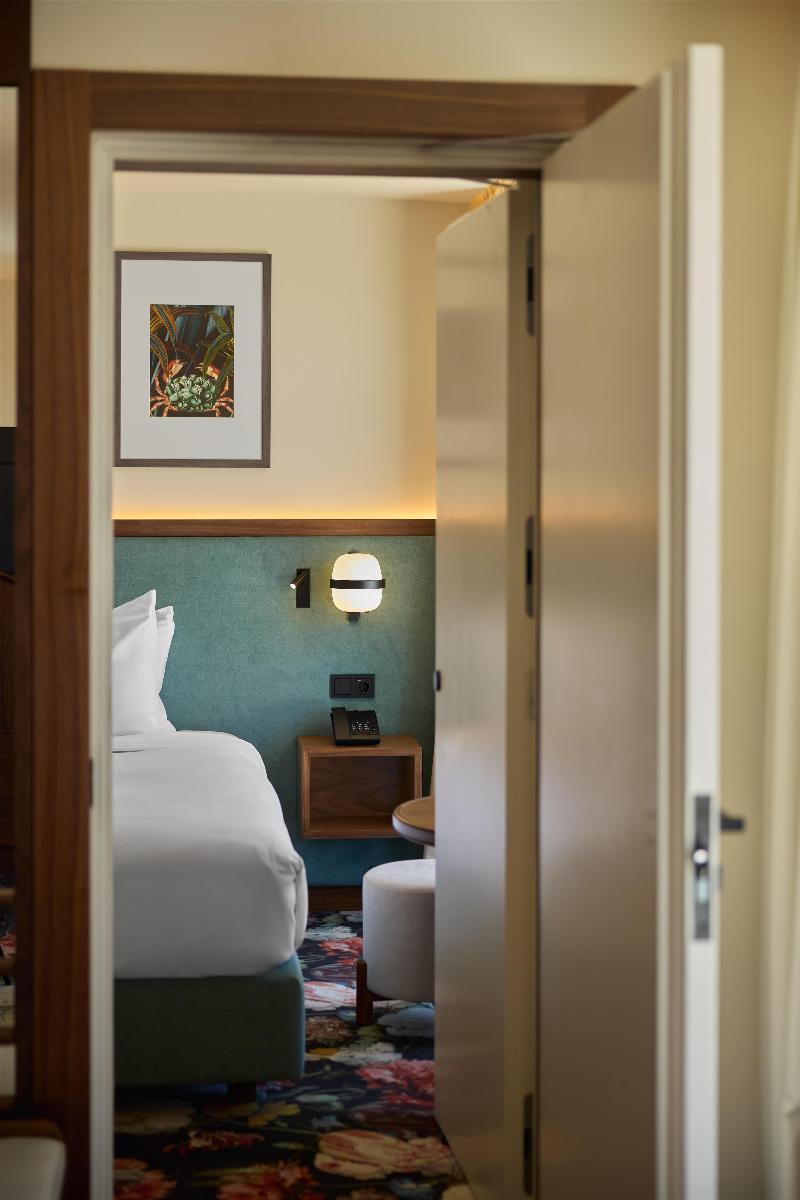 Duo Hotel Lisbon, Curio Collection by Hilton image