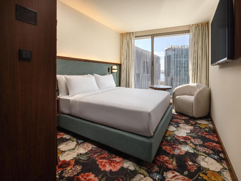 Duo Hotel Lisbon, Curio Collection by Hilton image