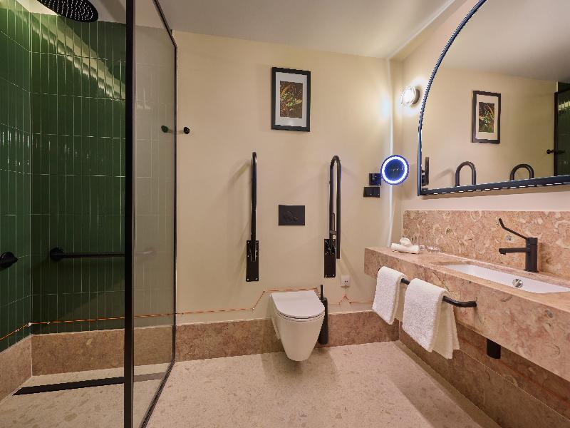Duo Hotel Lisbon, Curio Collection by Hilton image