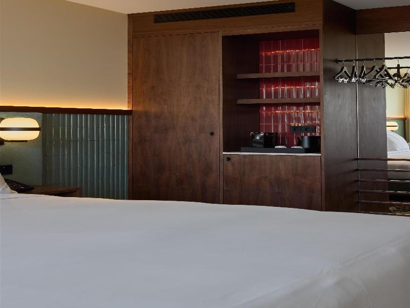 Duo Hotel Lisbon, Curio Collection by Hilton image
