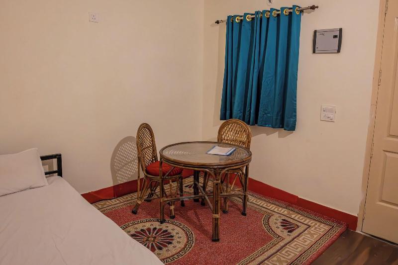 Dew Drops Homestay image