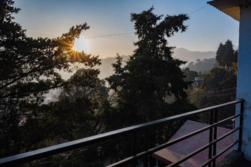 Dew Drops Homestay image