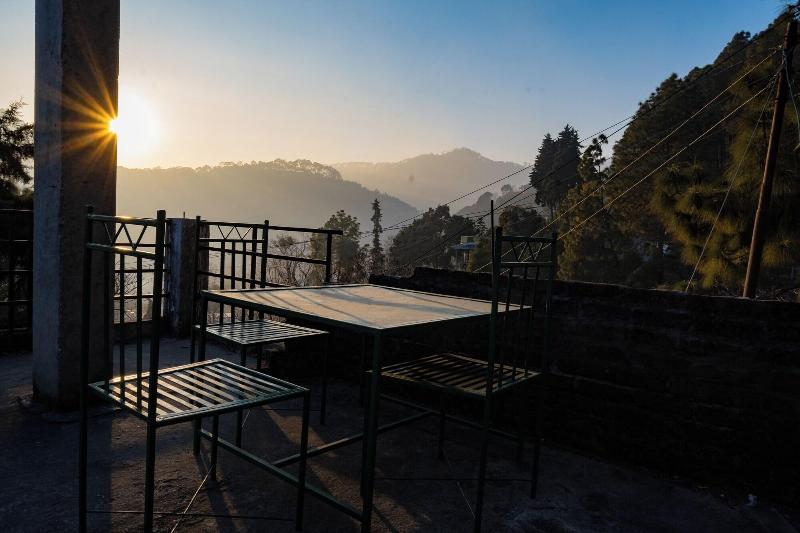 Dew Drops Homestay image