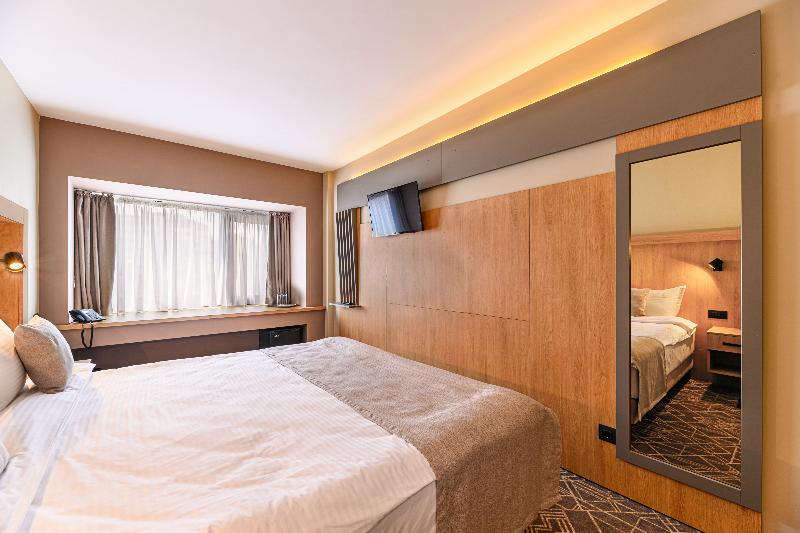 Hotel Central Pascani image