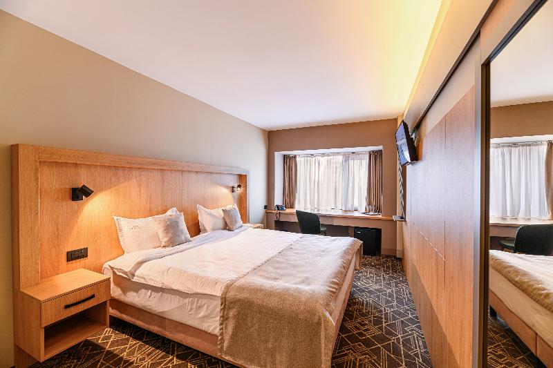 Hotel Central Pascani image