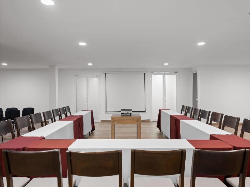 Ramada By Wyndham Tampico Centro image
