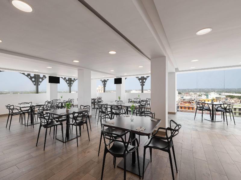 Ramada By Wyndham Tampico Centro image