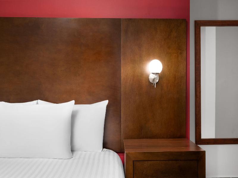 Ramada By Wyndham Tampico Centro image