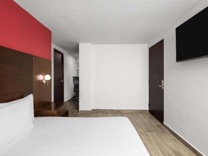 Ramada By Wyndham Tampico Centro image