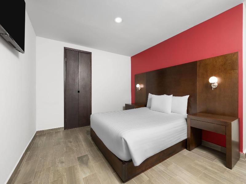 Ramada By Wyndham Tampico Centro image