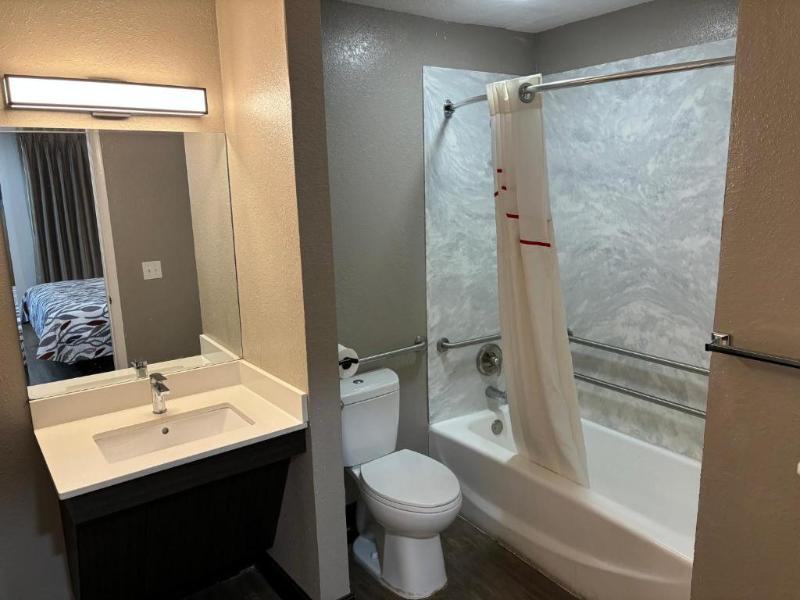 Red Roof Inn Wildwood, Fl - The Villages image