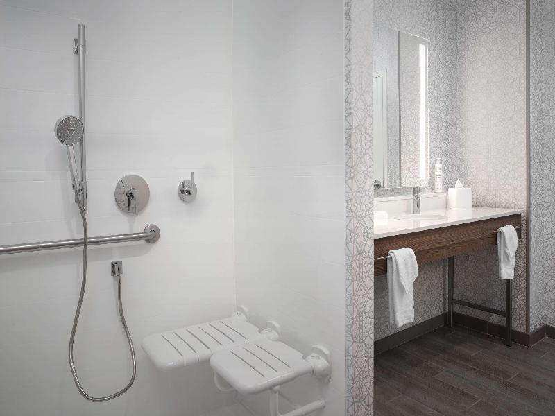 Hampton Inn And Suites By Hilton Naples South image
