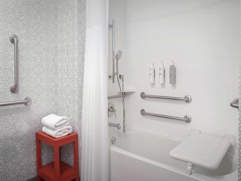 Hampton Inn And Suites By Hilton Naples South image