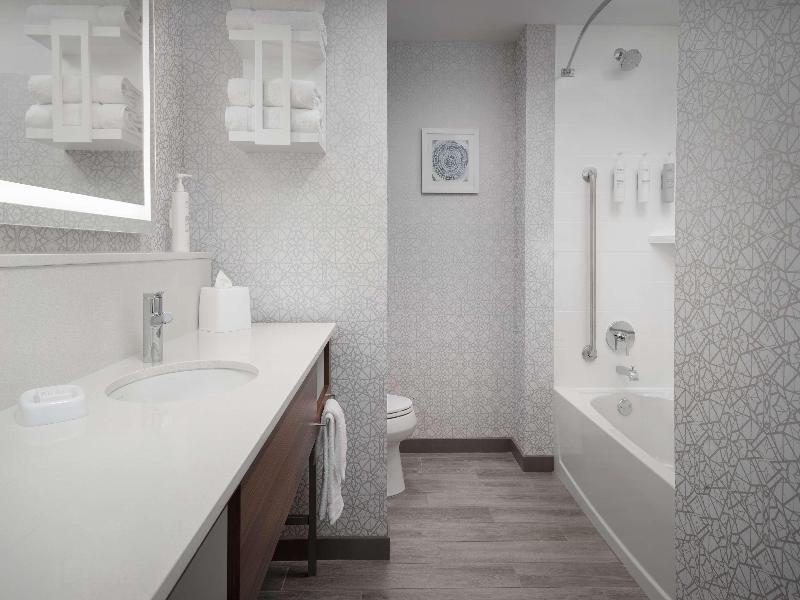 Hampton Inn And Suites By Hilton Naples South image