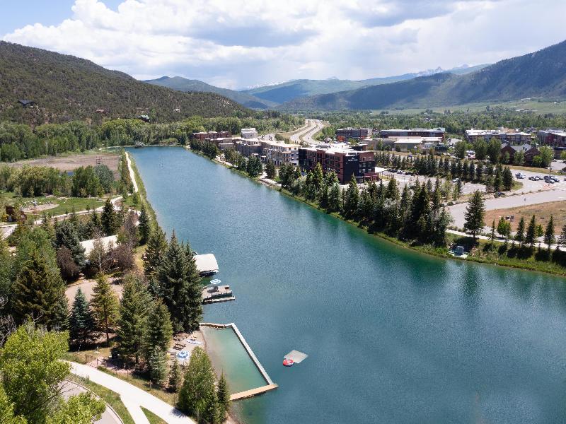 Hoffmann Basalt Aspen Tapestry Collection Hilton image