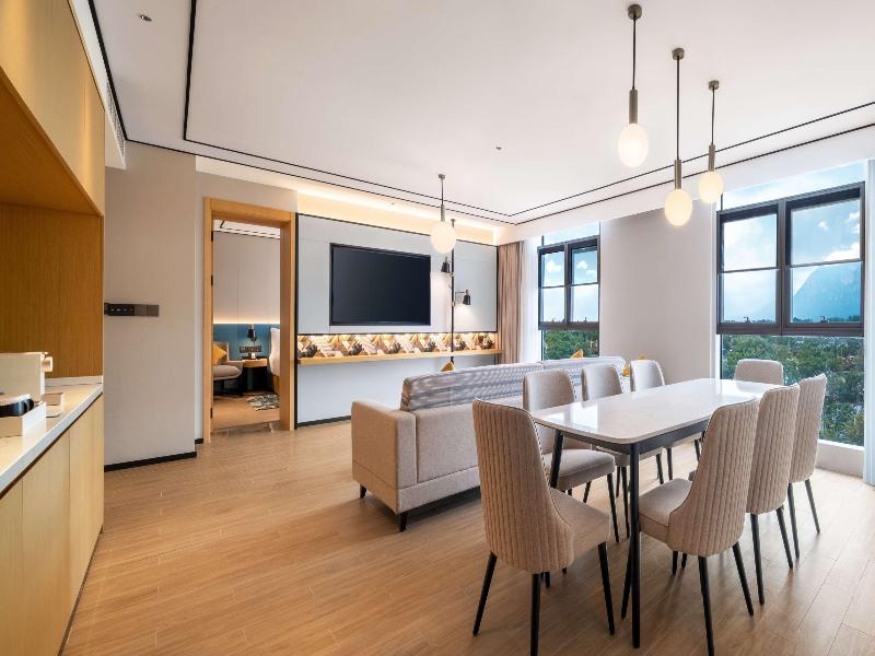 Hilton Garden Inn Kunming Dianchi image