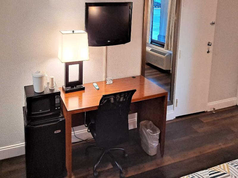 Studio 6 Suites Catonsville, Md – Baltimore West image