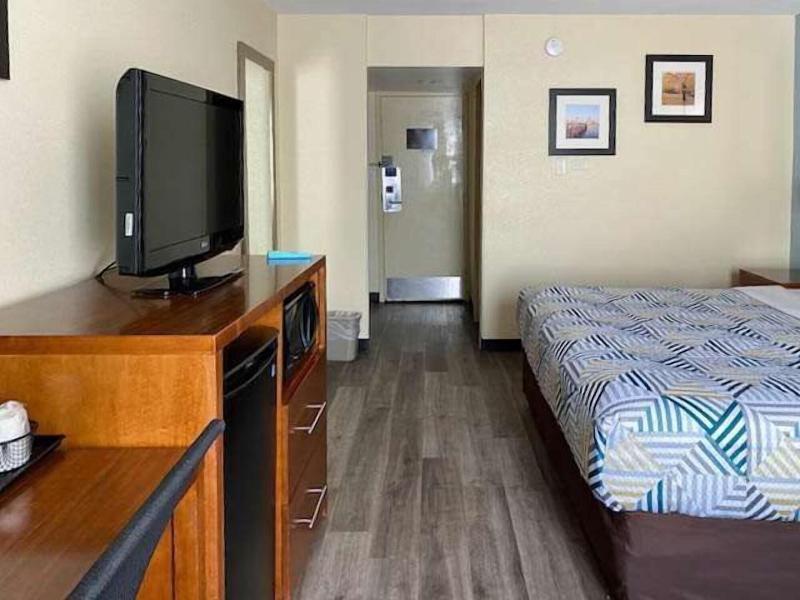 Studio 6 Suites Catonsville, Md – Baltimore West image