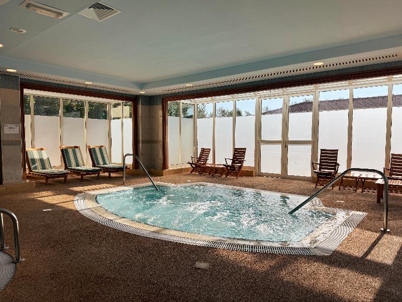 Vogo Abu Dhabi Golf Resort & Spa image