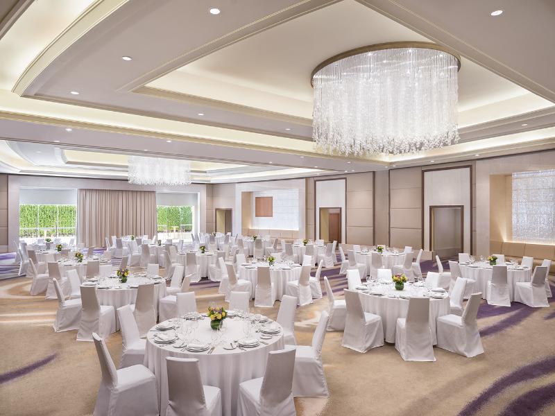 Vogo Abu Dhabi Golf Resort & Spa image