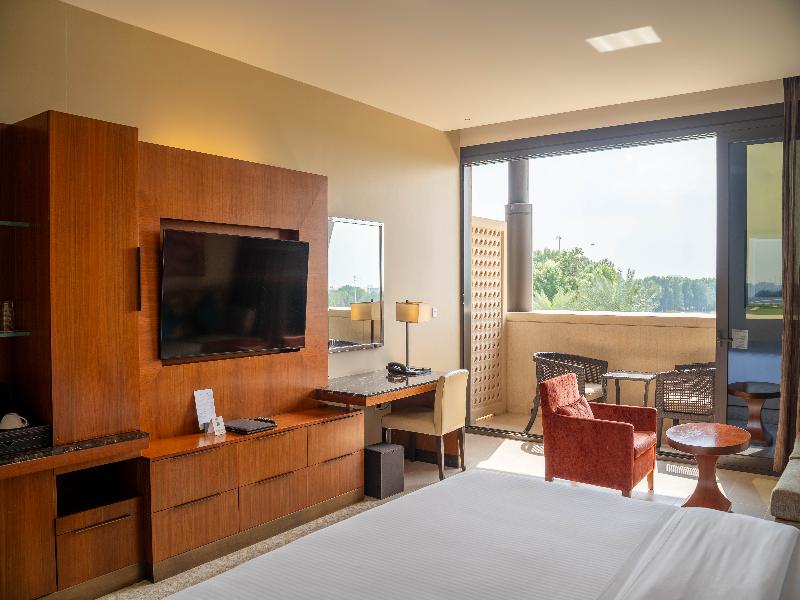 Vogo Abu Dhabi Golf Resort & Spa image